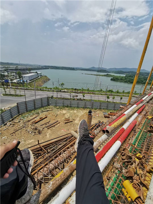 河北区作业中发生设备损坏或人员意外，责任怎么划分？