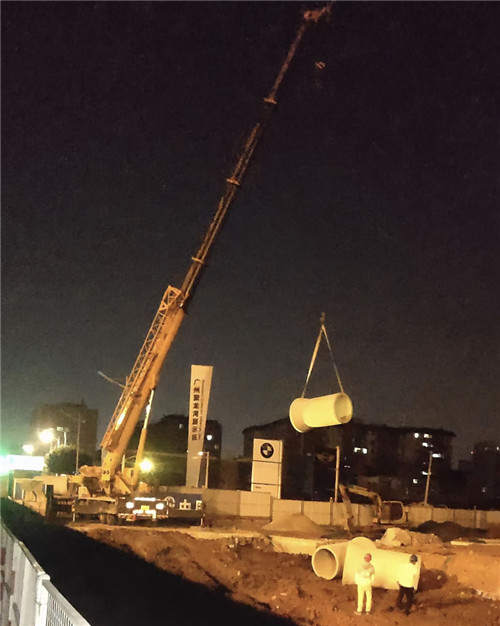 河北区“弯臂矫正”—— 吊车的 “形变补偿” 技术